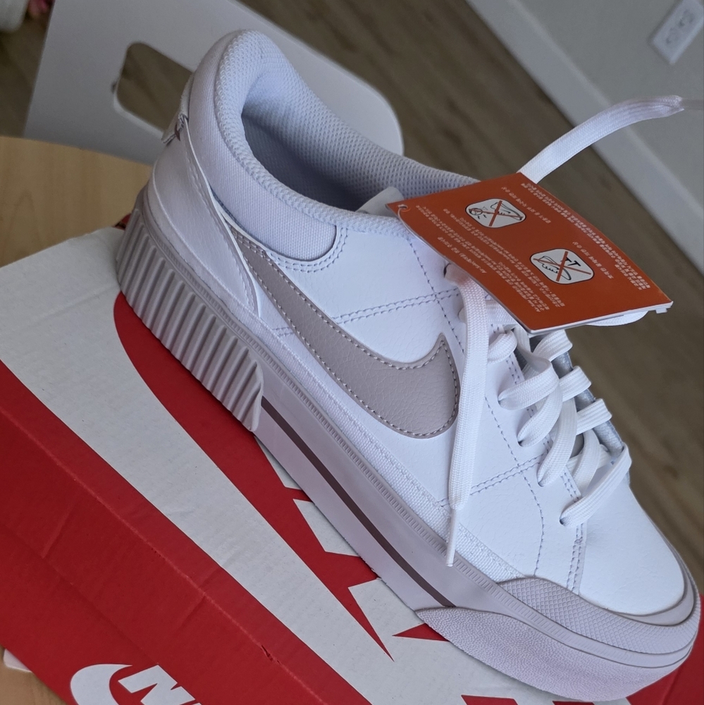 Nike women shoes